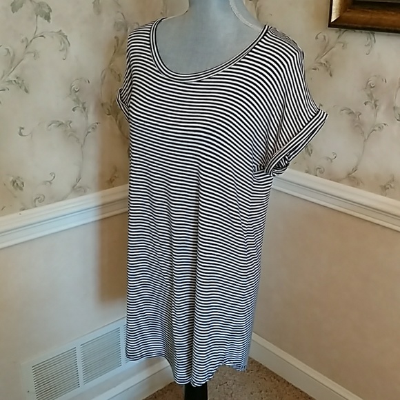 T-Shirt Dress by Windsor - Picture 2 of 5